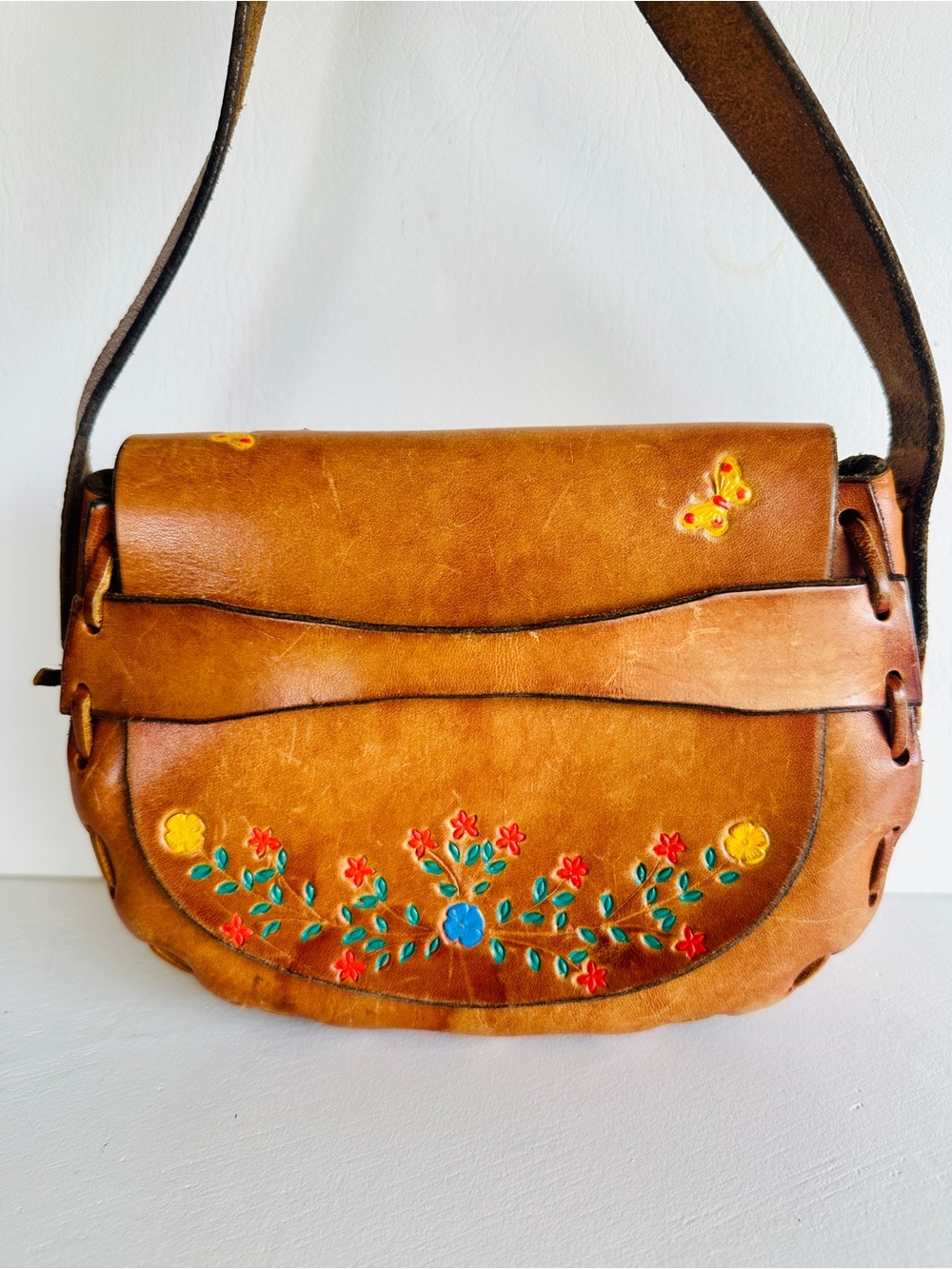 Vintage 1970’s hand tooled made in Mexico handbag